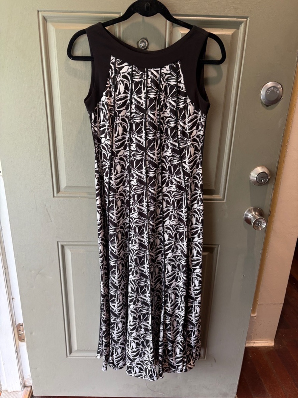 Perceptions Black and White Floral Maxi Dress